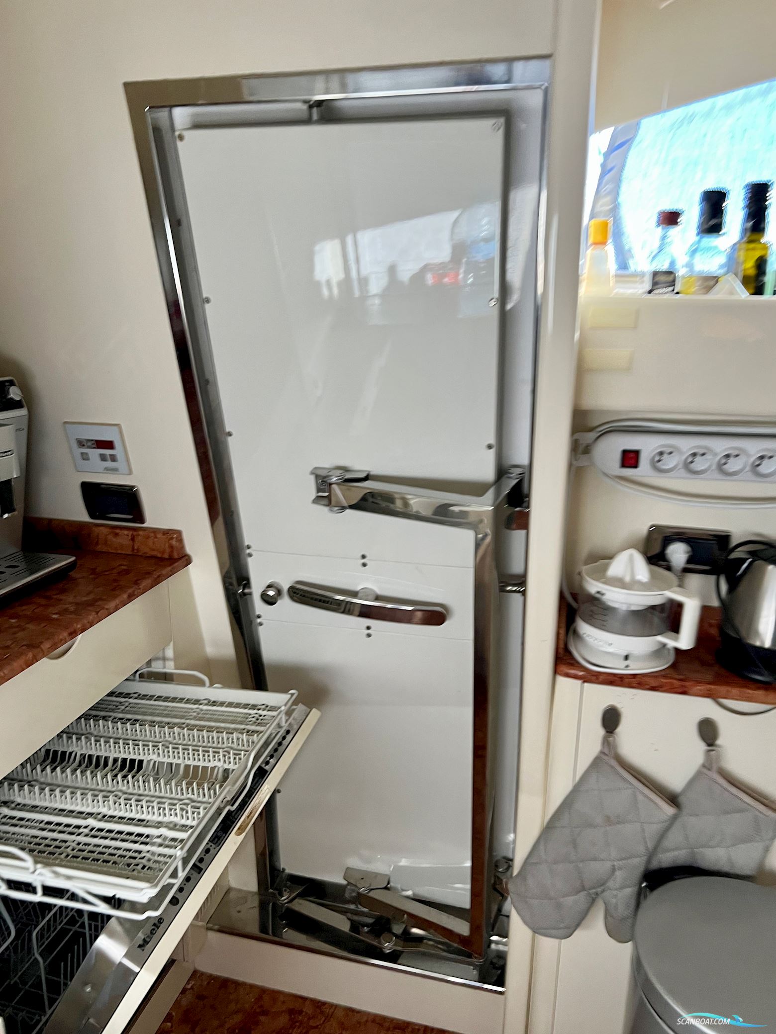 UNIESSE 72 MY