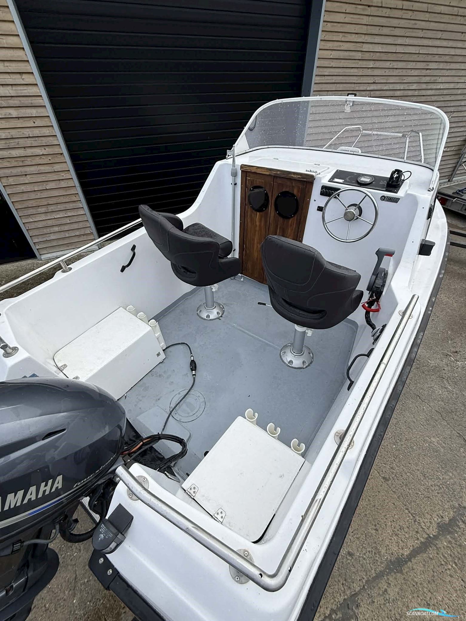 Uttern 4450C Kabinebåd Med Yamaha F30