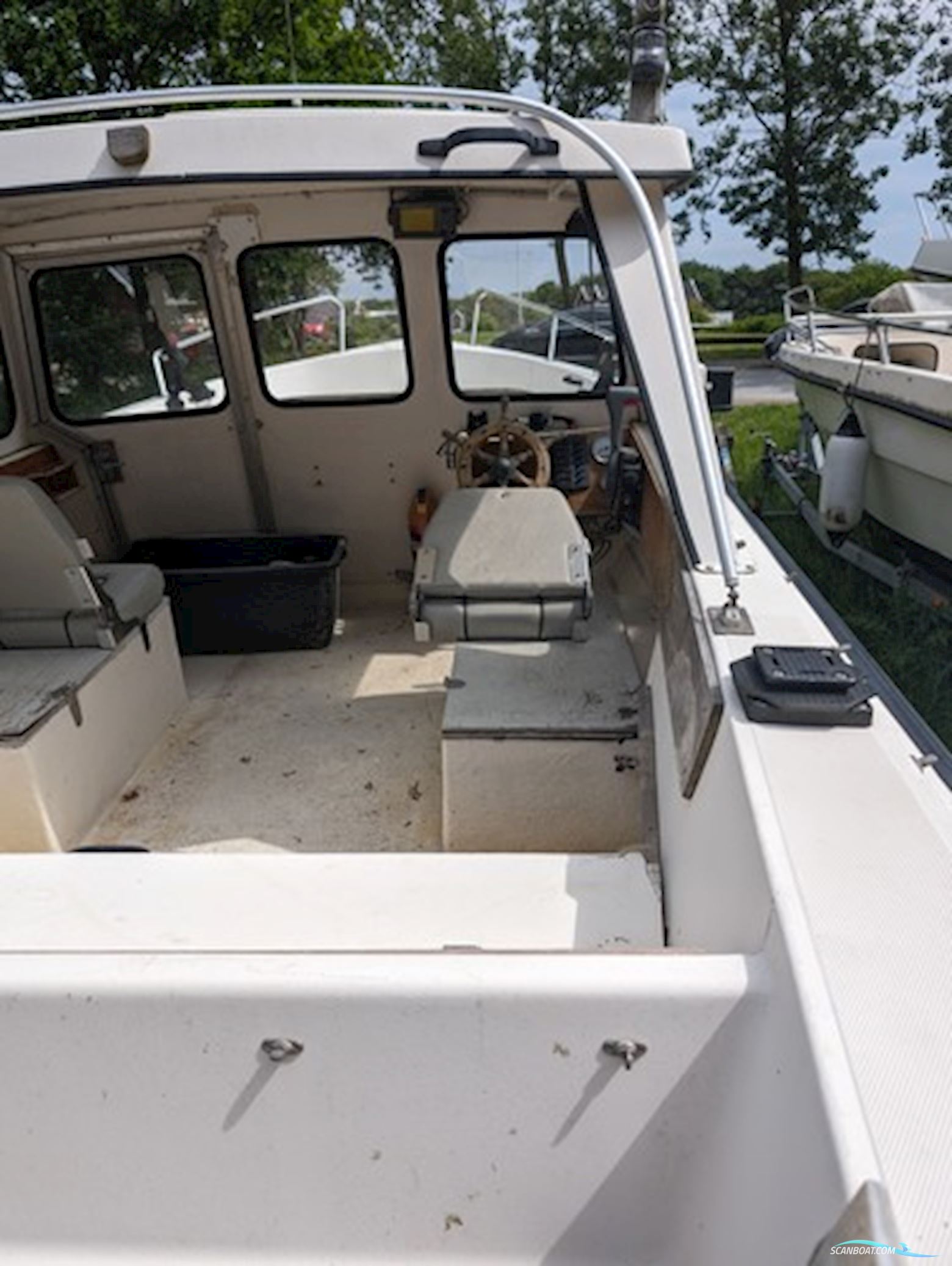 Uttern 560 MR ( sat 10.000.- ned )