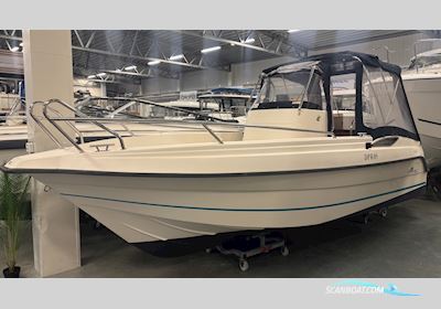 Uttern 6402 Motorbåt 2000, med Mercruiser motor, Sverige