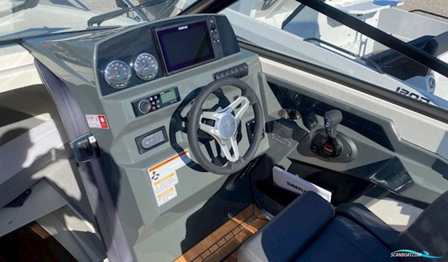 Uttern D65 – Mercury 200 HK. V6 DTS