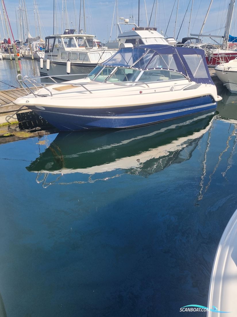 Uttern D68 Exclusive med trailer Motorbåt 2005, med Mercruiser 4,3 MPi motor, Danmark