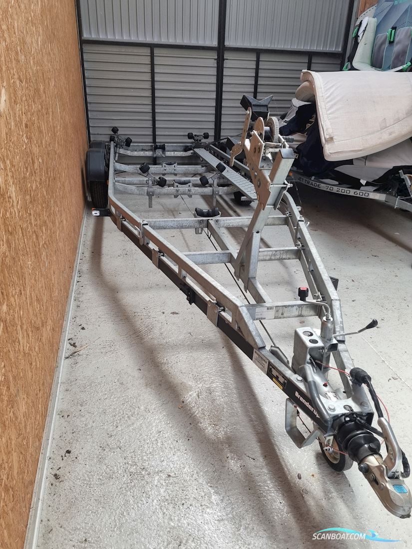 Uttern D68 Exclusive med trailer