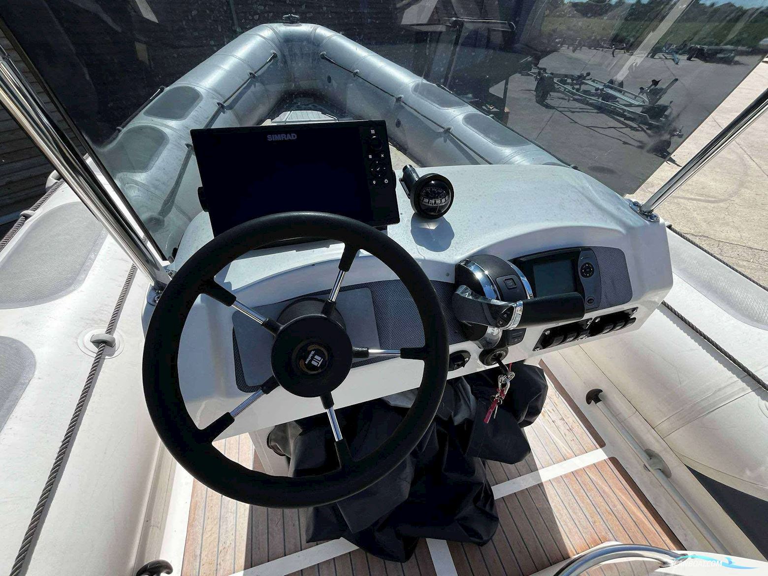 Valiant 750 Med 250 hk Verado