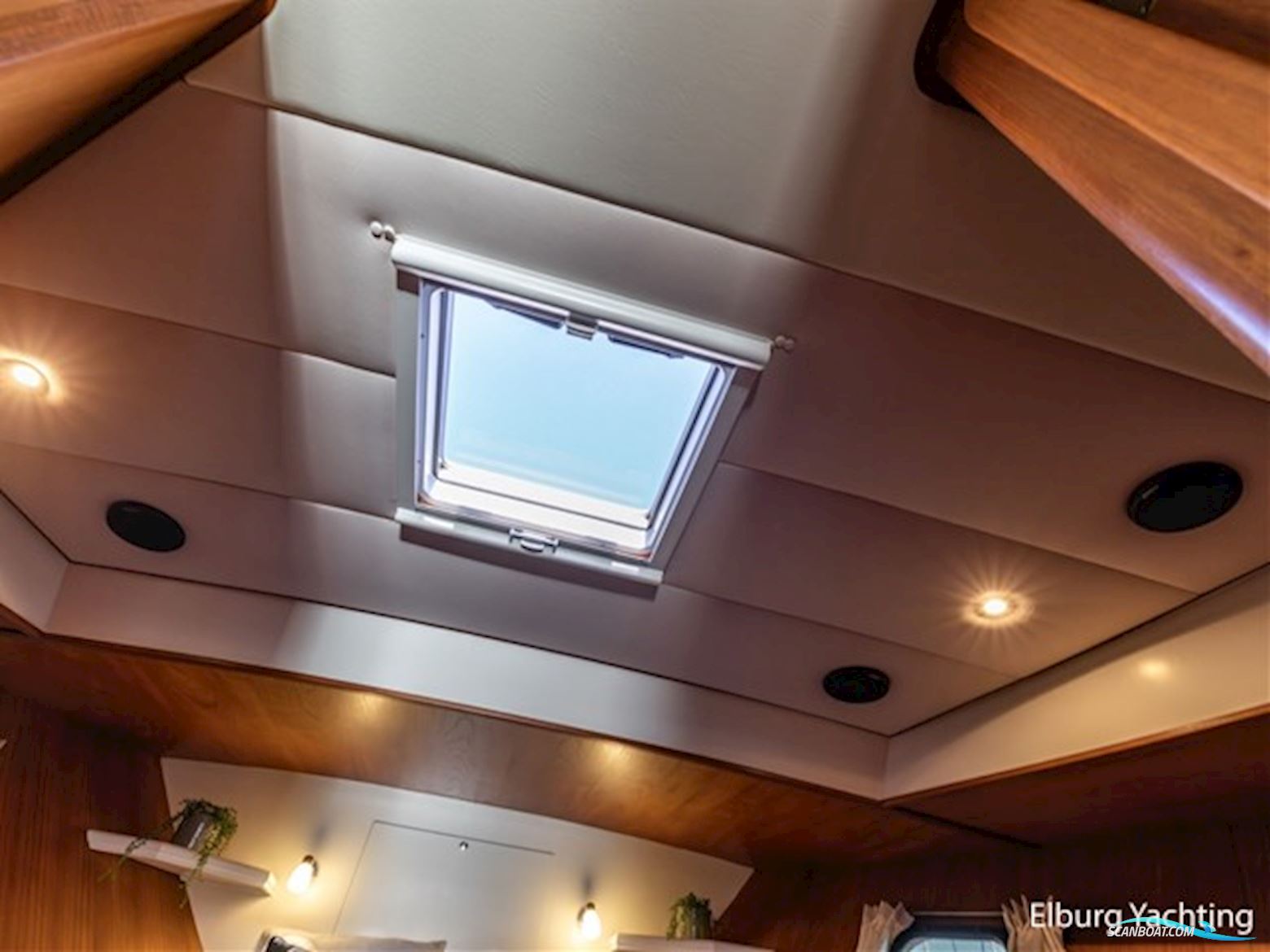 Valk Continental 1600 - Open Kuip