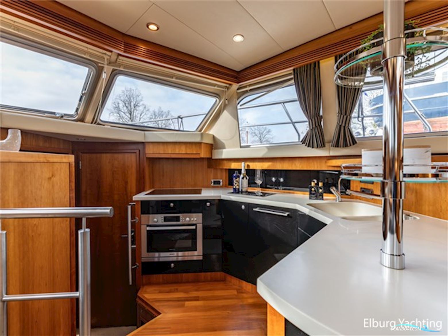 Valk Continental 1900 - Wheelhouse