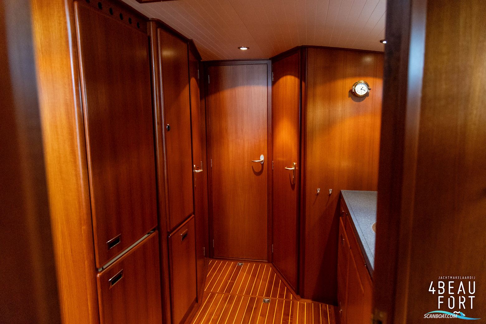 Valk Merlin 1400