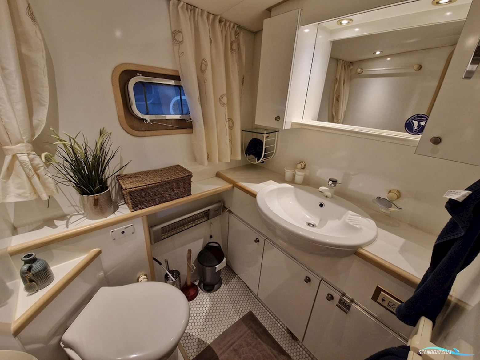 Valk Vitesse 48