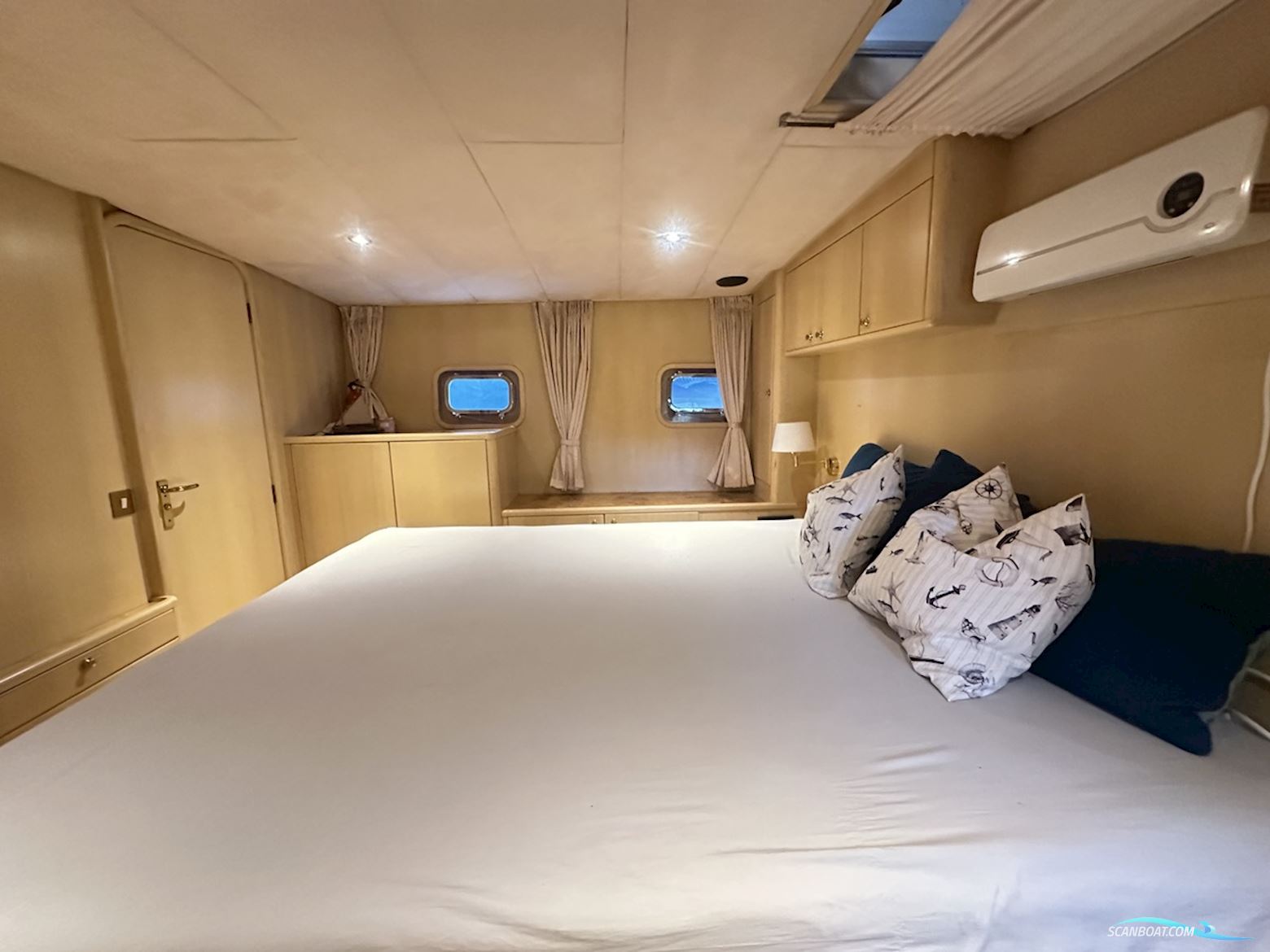 Valk Vitesse 48