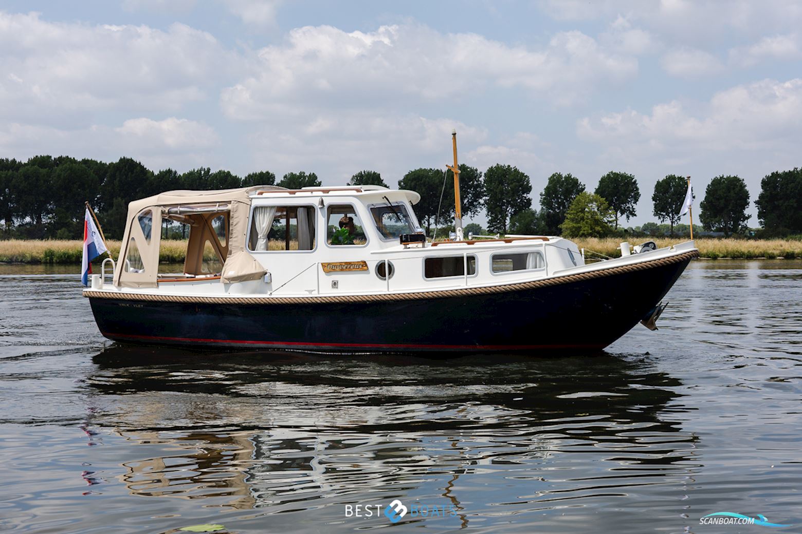 Valkvlet 840 Motorbåt 1983, med Volvo Penta is Een Toonaangevende Fabrikant Van Betrouwbare en Krachtige Marinemotoren, Bekend om Hun Duurzaamheid en Innovatie in de Watersportindus motor, Holland