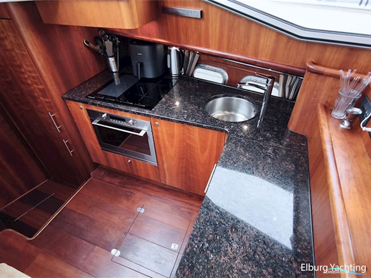 Van den Hoven 1600 - Exclusive