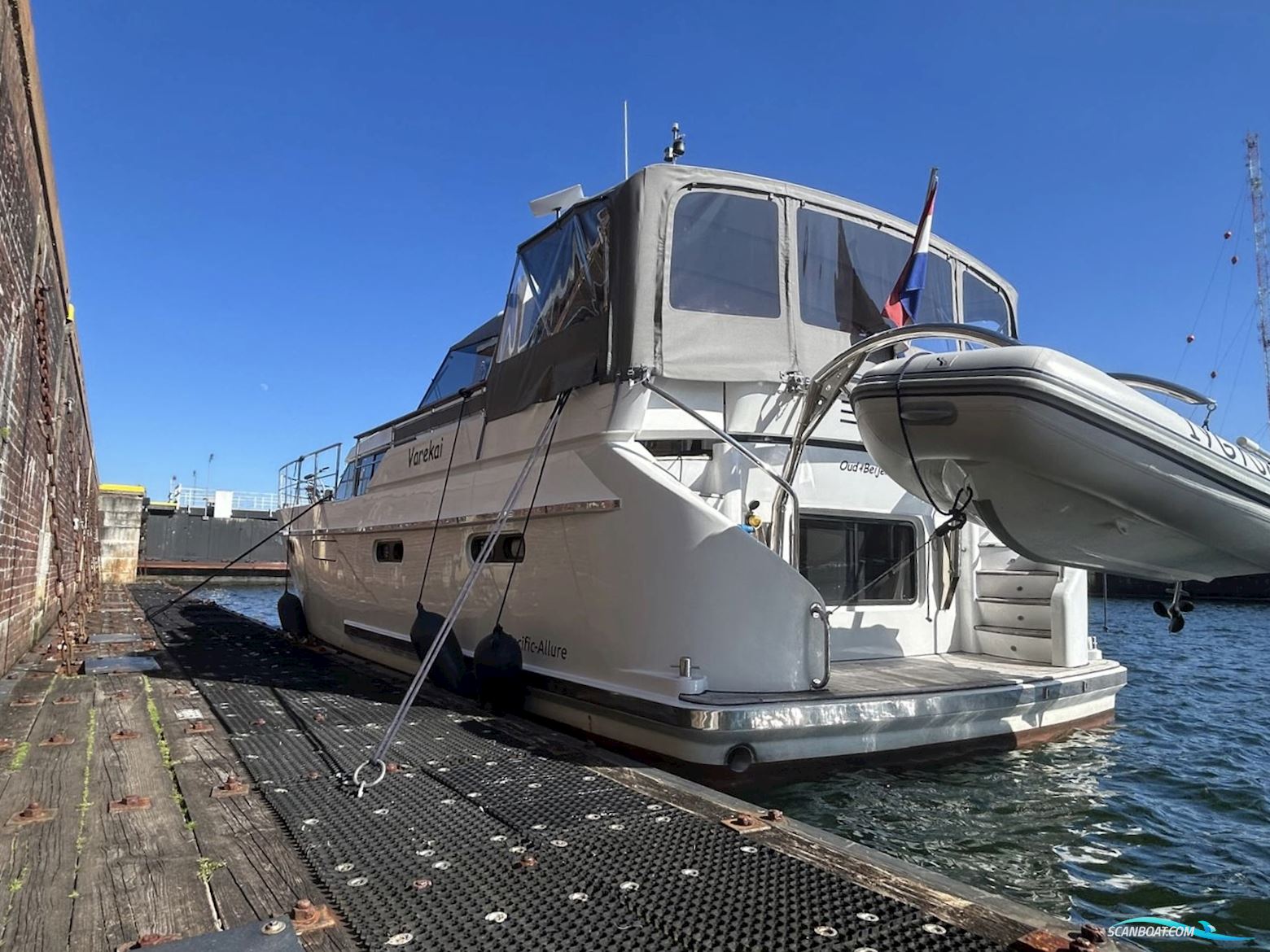 Van Den Hoven Allure 155 Cabrio