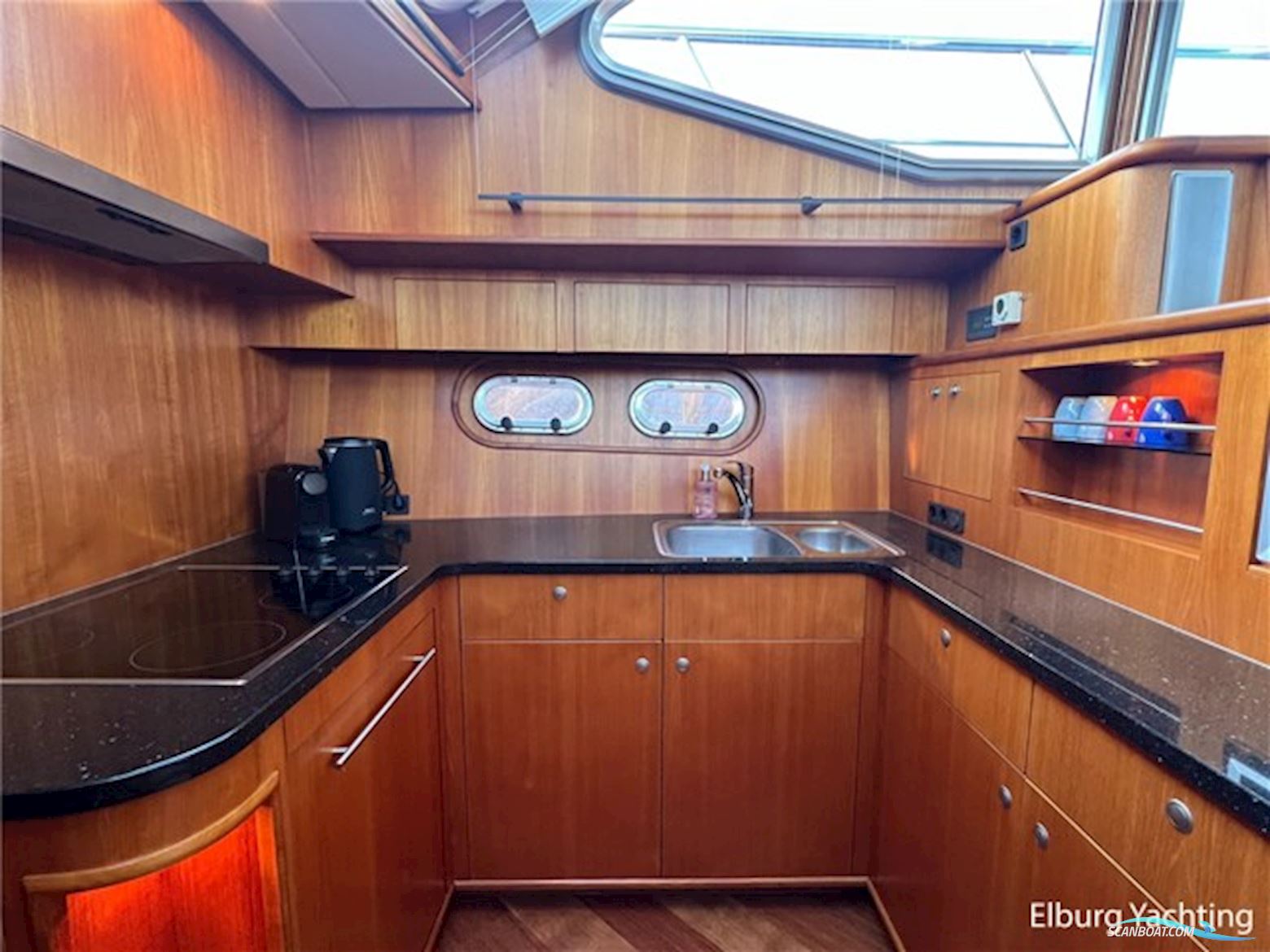 Van den Hoven Exclusive 1600 