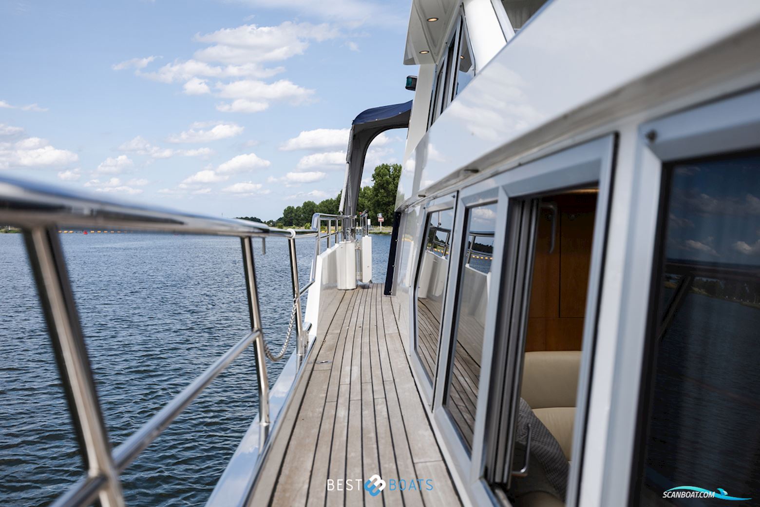 Van Den Hoven Exclusive 1600