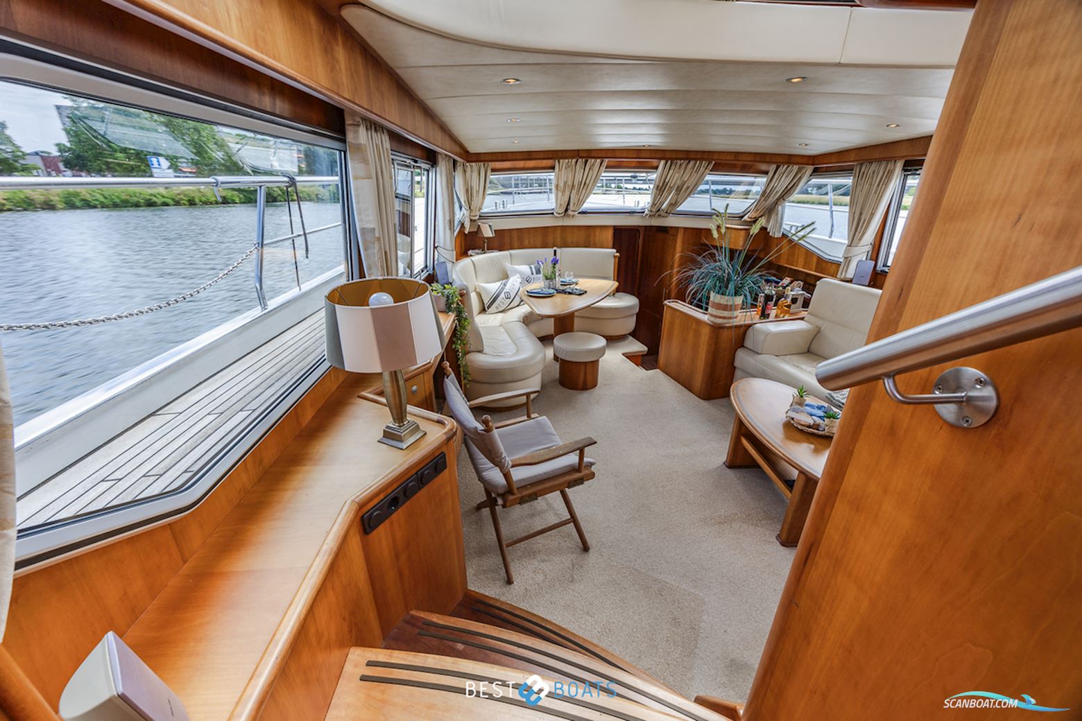 Van Den Hoven Exclusive 1600