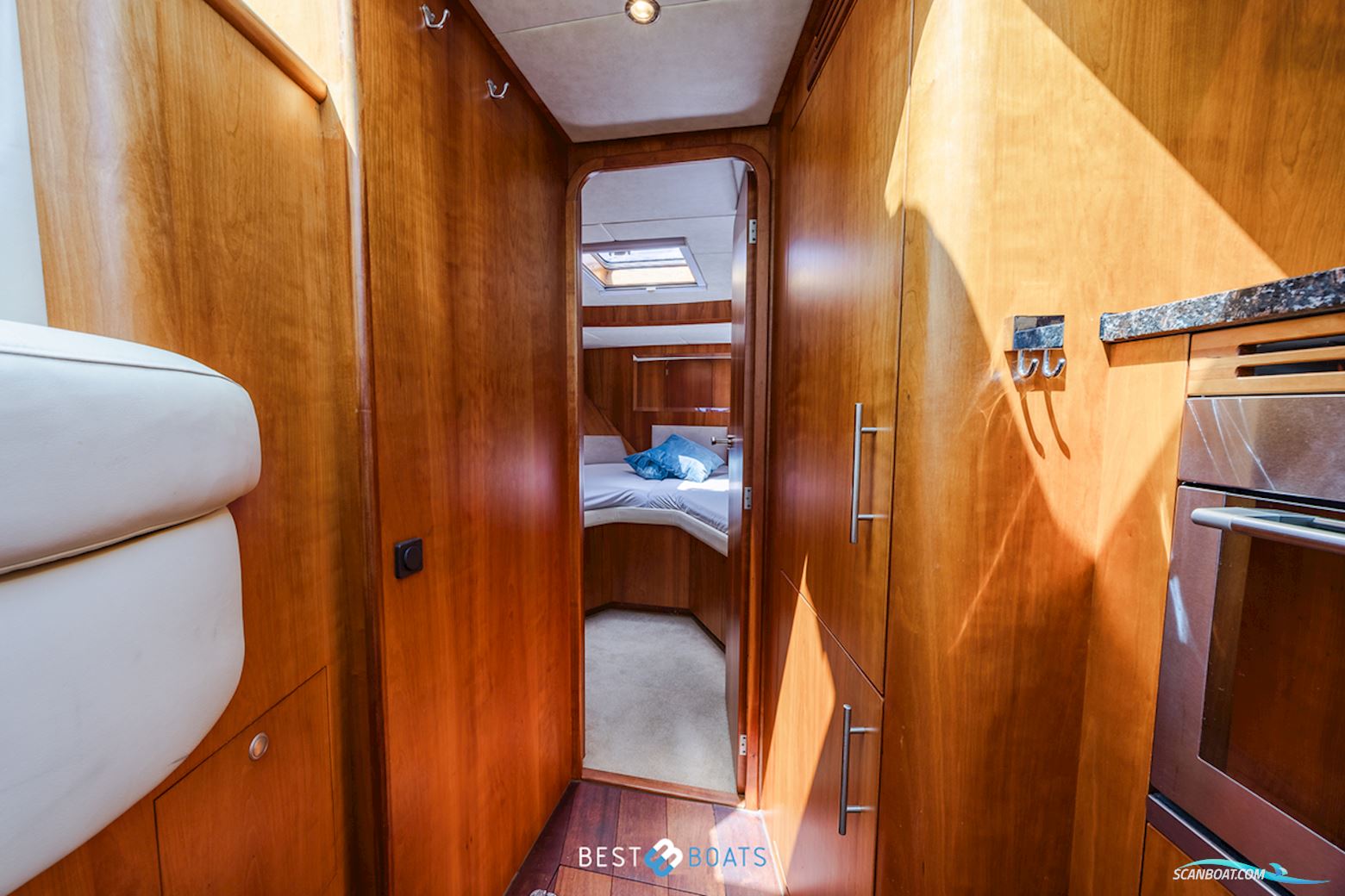 Van Den Hoven Exclusive 1600