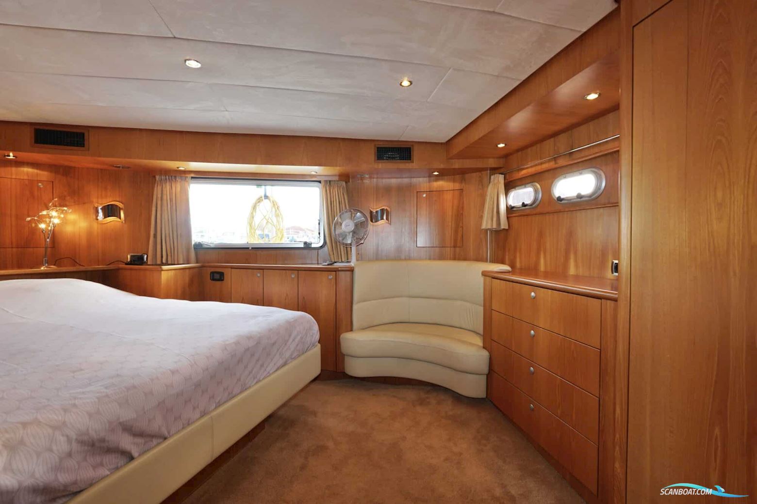 Van den Hoven Exclusive 18.00 VS