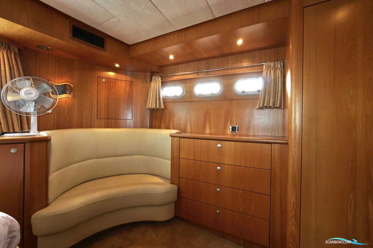 Van den Hoven Exclusive 18.00 VS