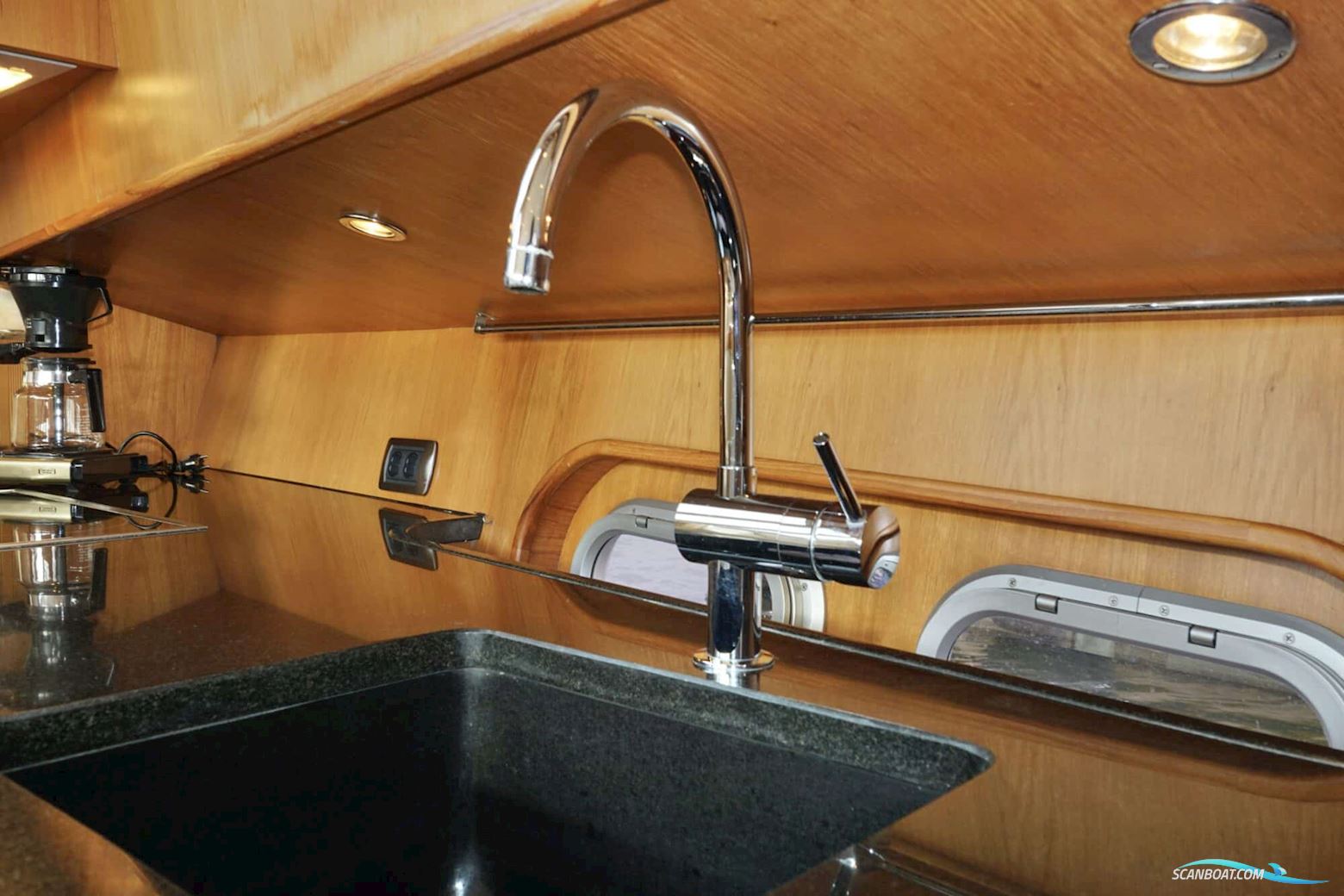 Van den Hoven Exclusive 18.00 VS