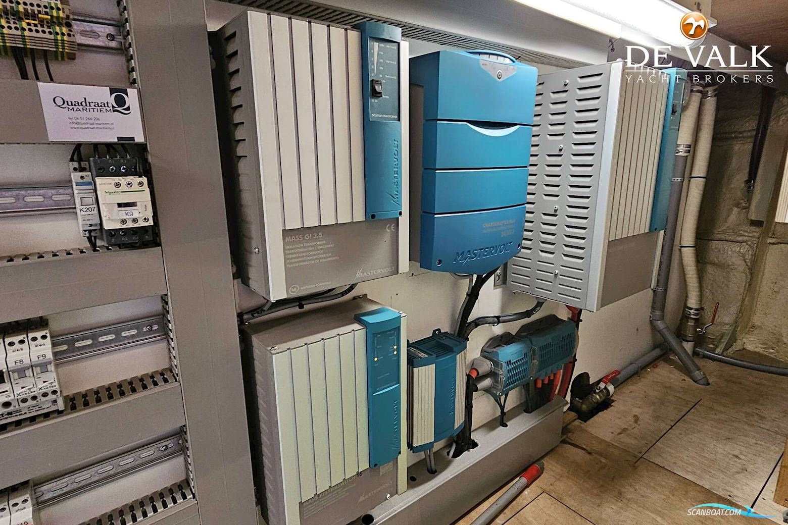 Van Den Hoven Executive 1700