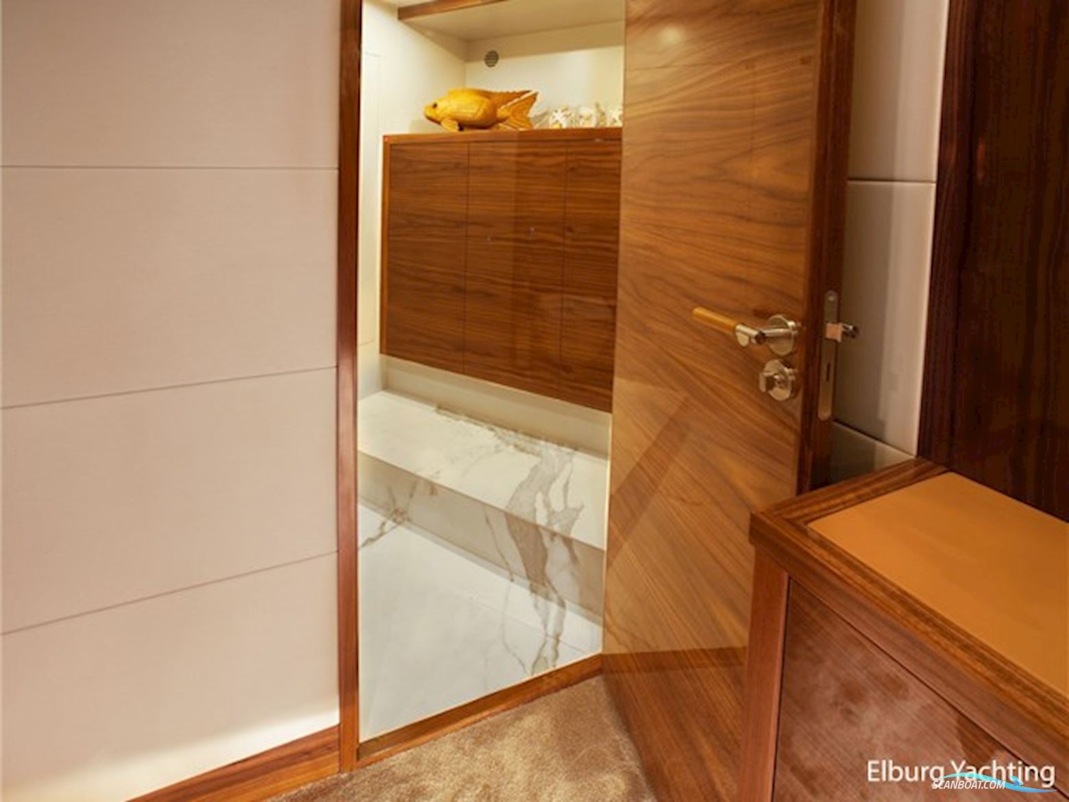 Van Den Hoven Executive 2100