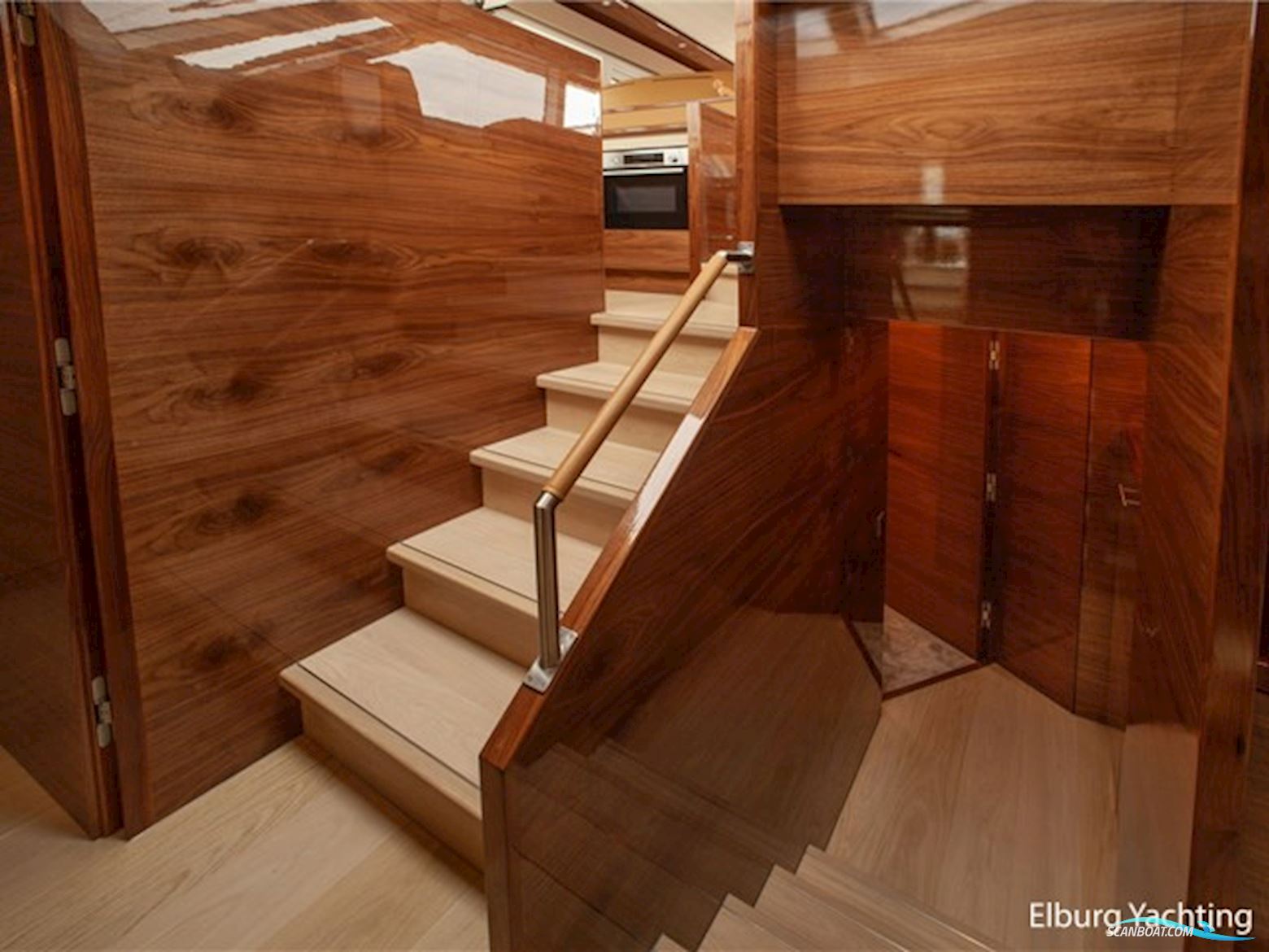 Van den Hoven Executive 2100