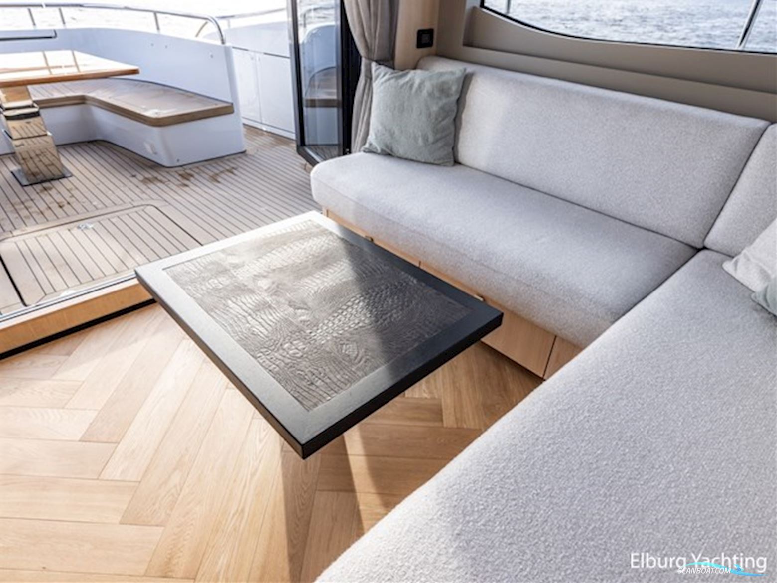 Van den Hoven Voyager 50 