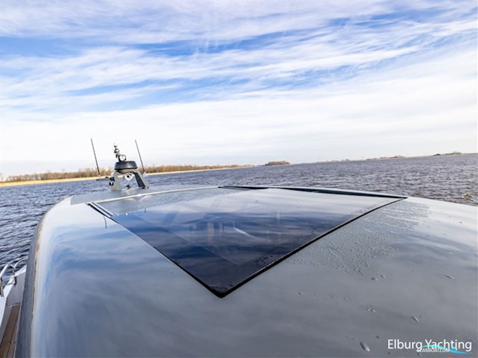 Van den Hoven Voyager 50 