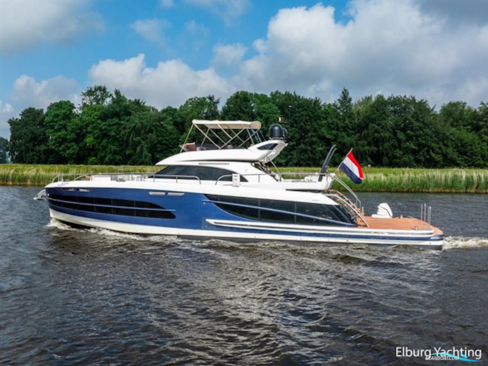 Van der Valk Beachclub 660 - Flybridge 