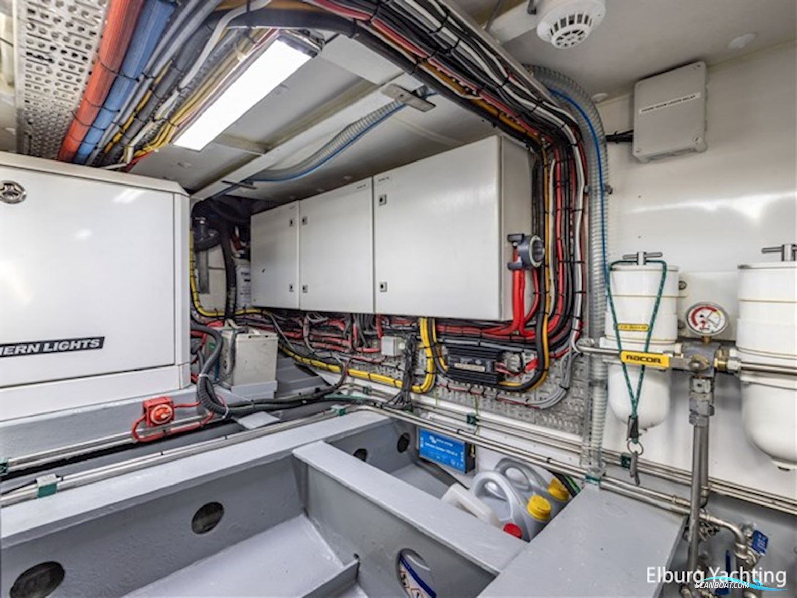 Van der Valk Beachclub 660 - Flybridge 