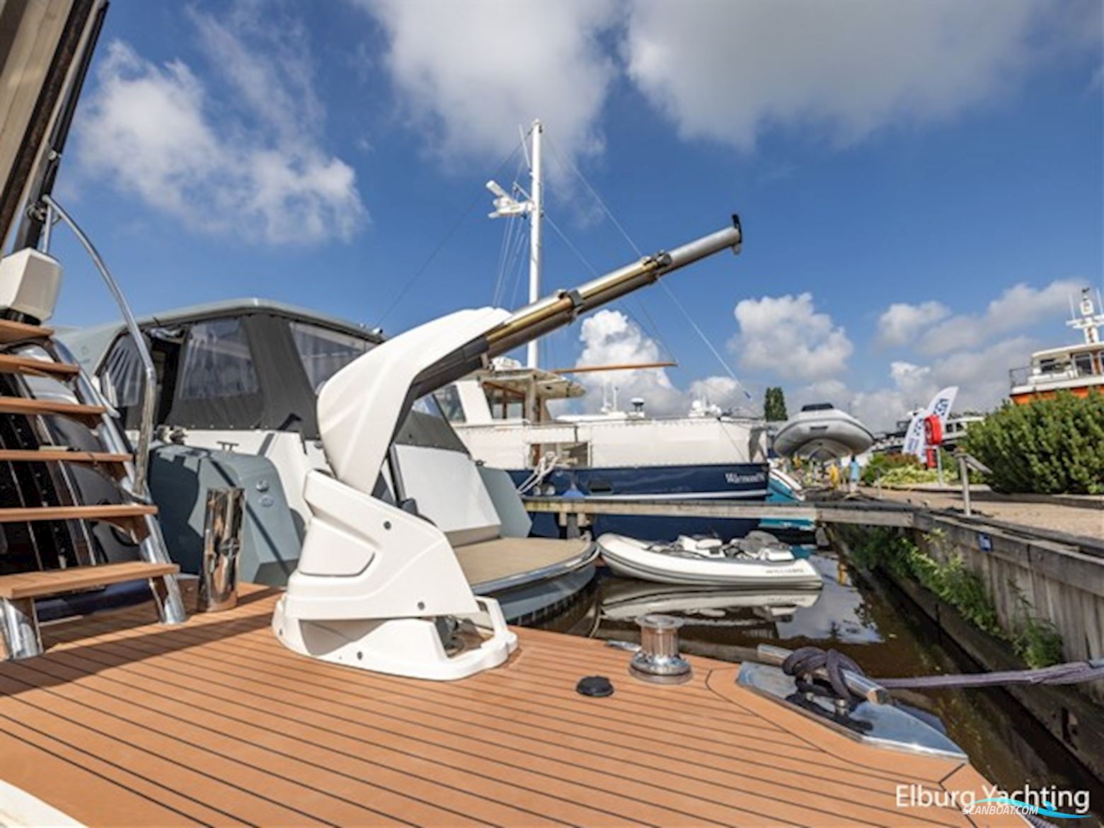 Van der Valk Beachclub 660 - Flybridge 