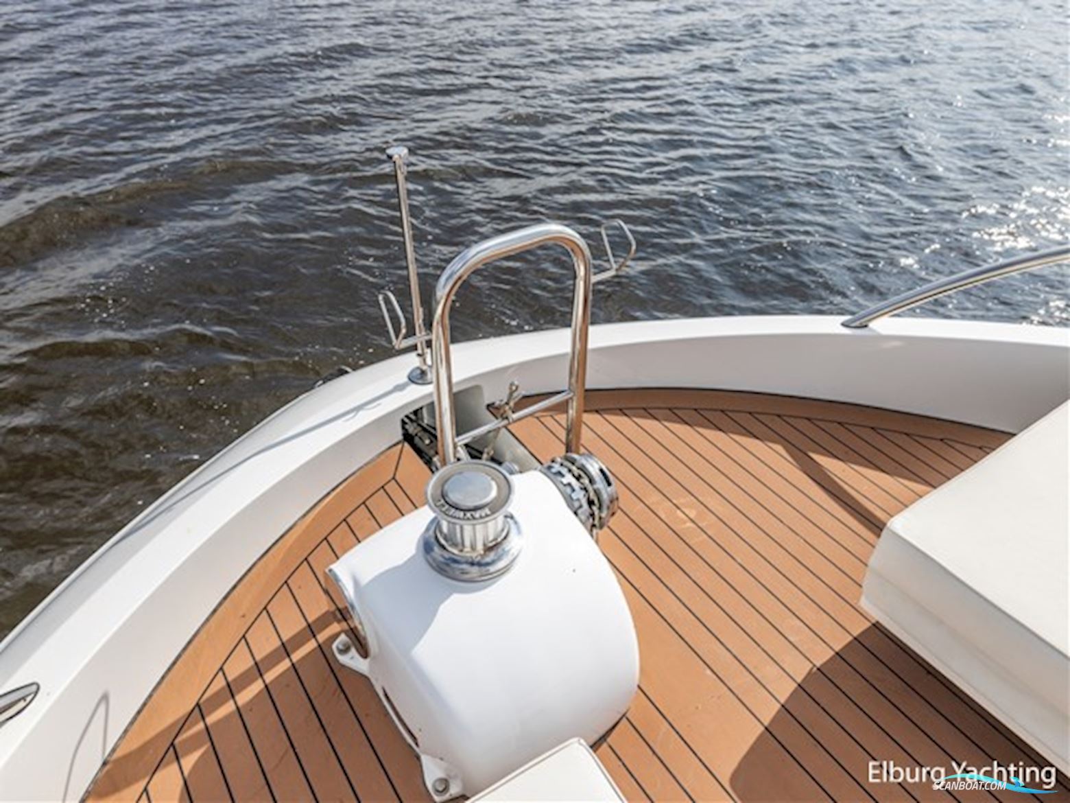 Van der Valk Beachclub 660 - Flybridge 