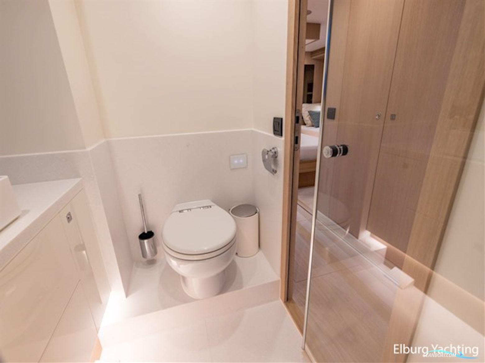 Van Der Valk Beachclub 660 - Flybridge