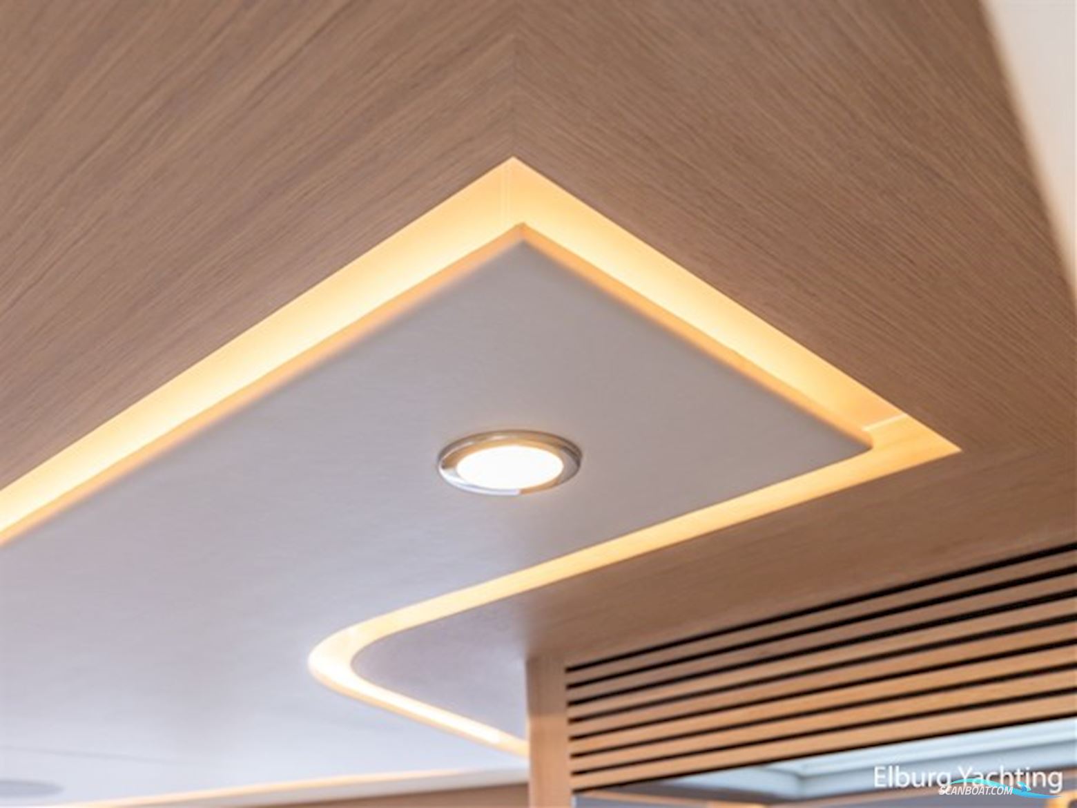 Van Der Valk Beachclub 660 - Flybridge