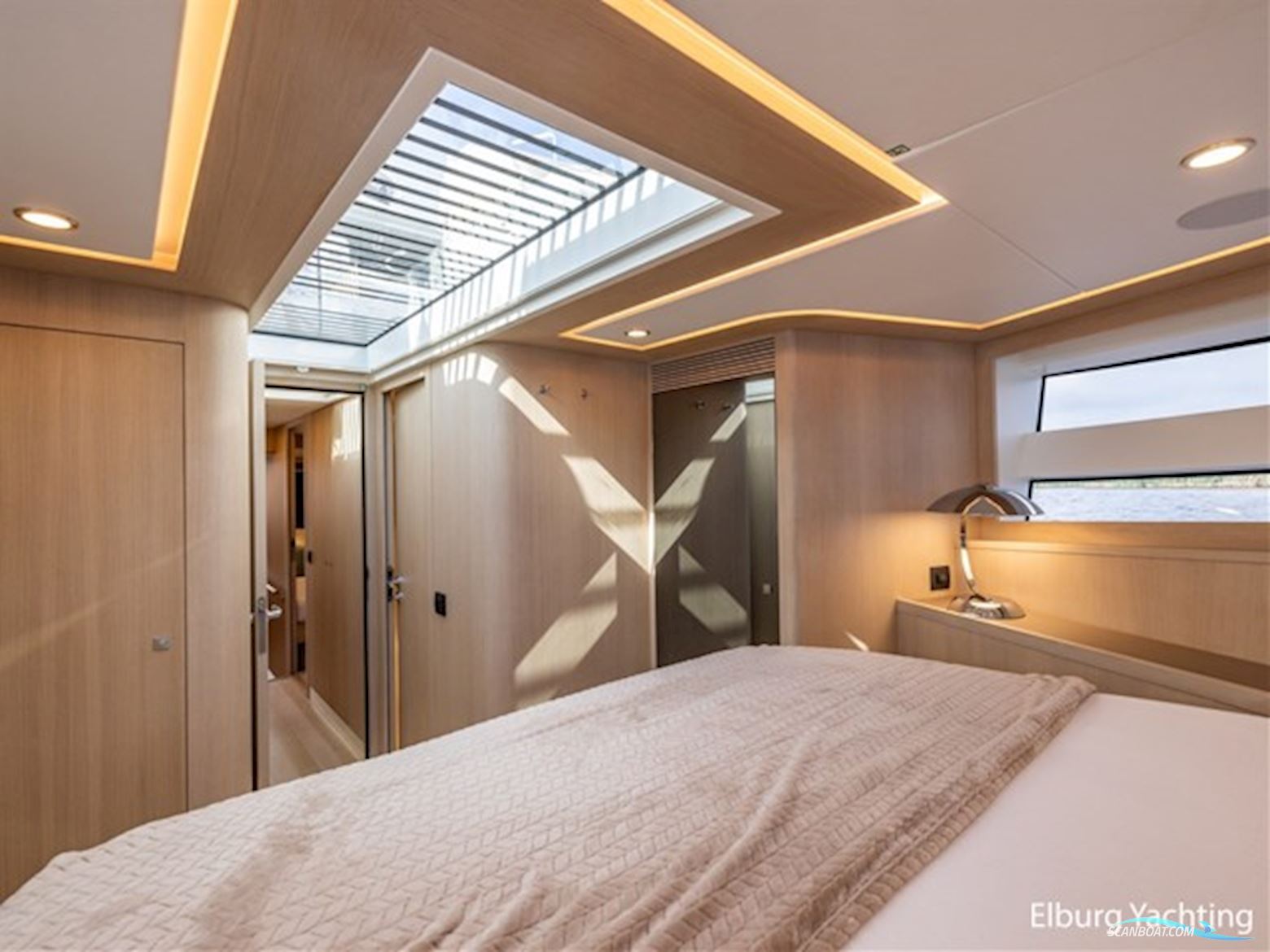 Van Der Valk Beachclub 660 - Flybridge