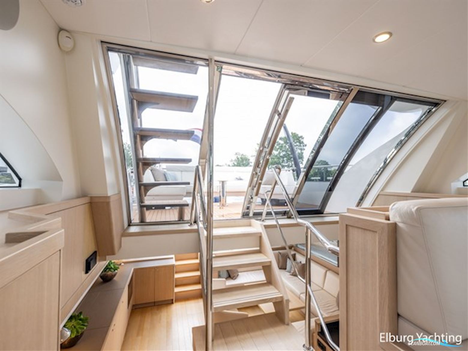 Van Der Valk Beachclub 660 - Flybridge