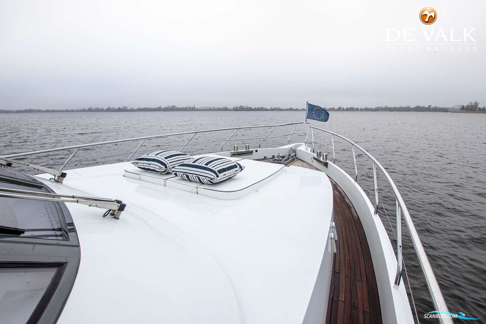 Van Der Valk Explorer 25M