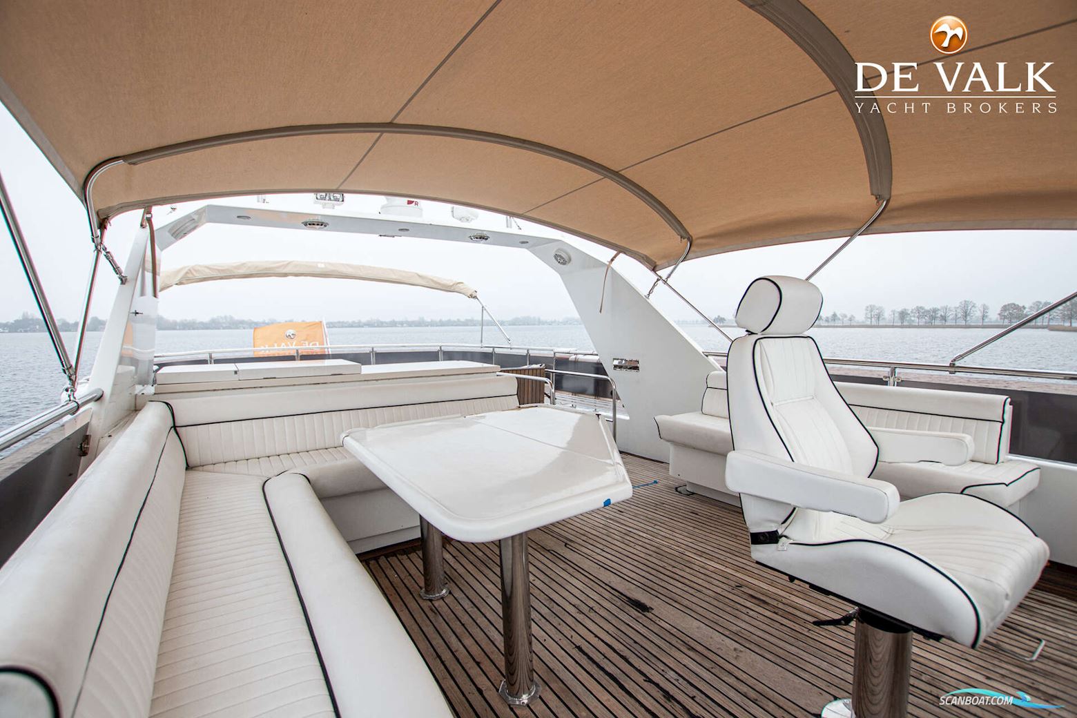 Van Der Valk Explorer 25M