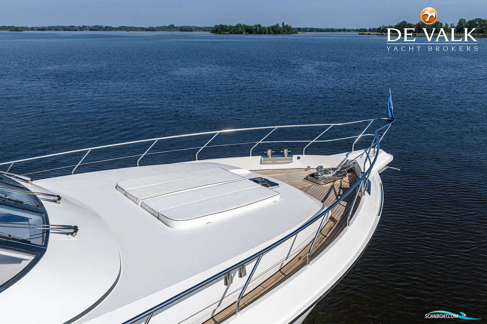 Van Der Valk Explorer 25M
