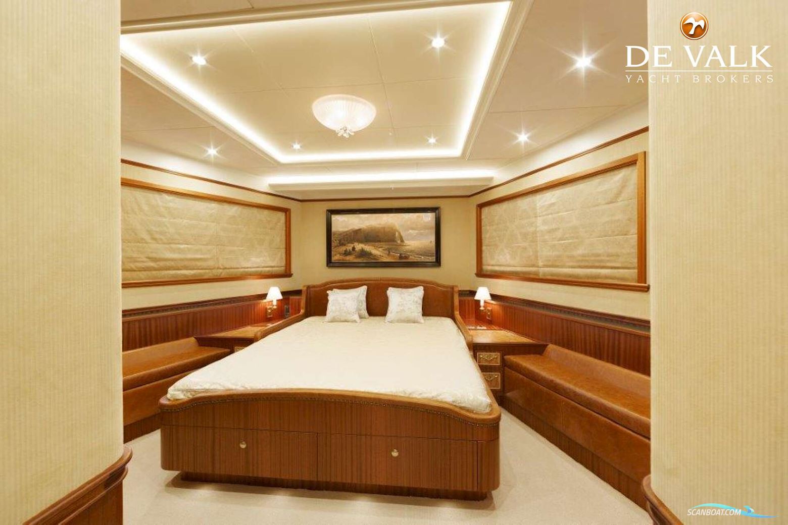 Van Der Valk Explorer 37M