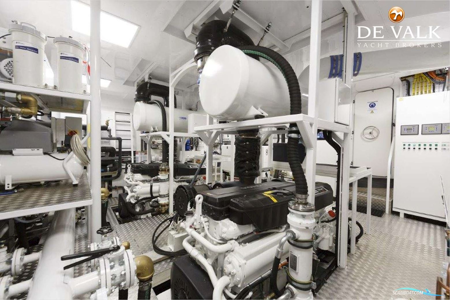 Van Der Valk Explorer 37M