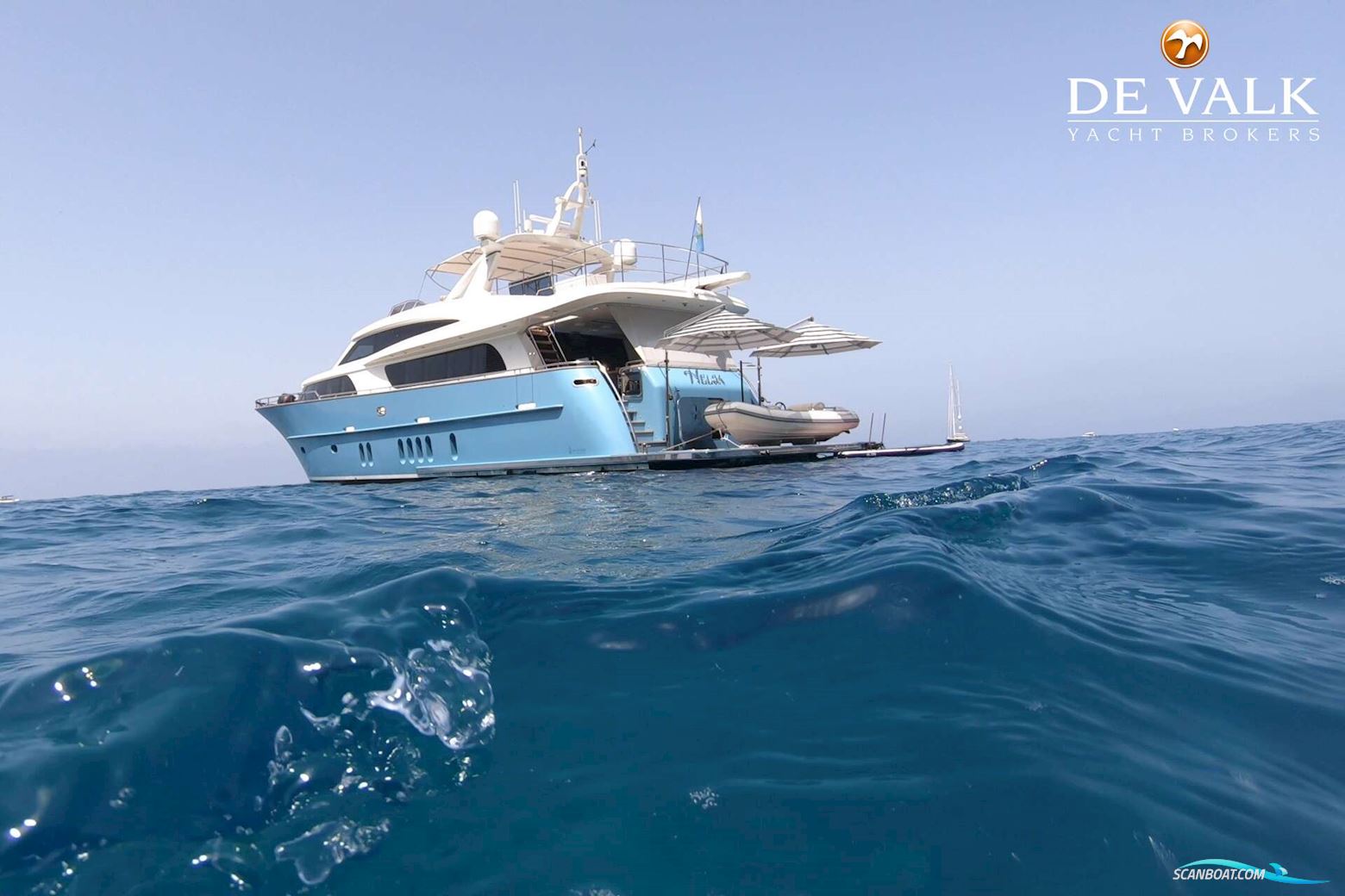 Van Der Valk Raised Pilothouse