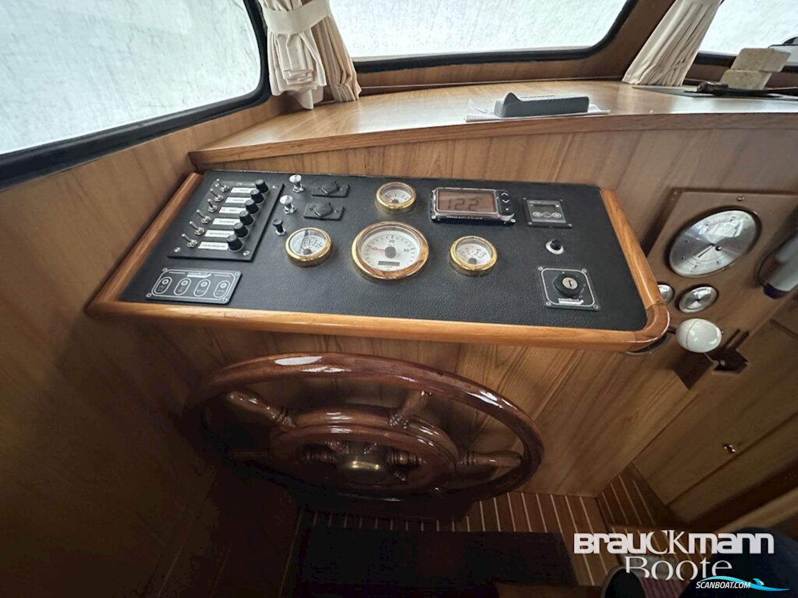 van Lent/Holland Salon Super Kruiser,