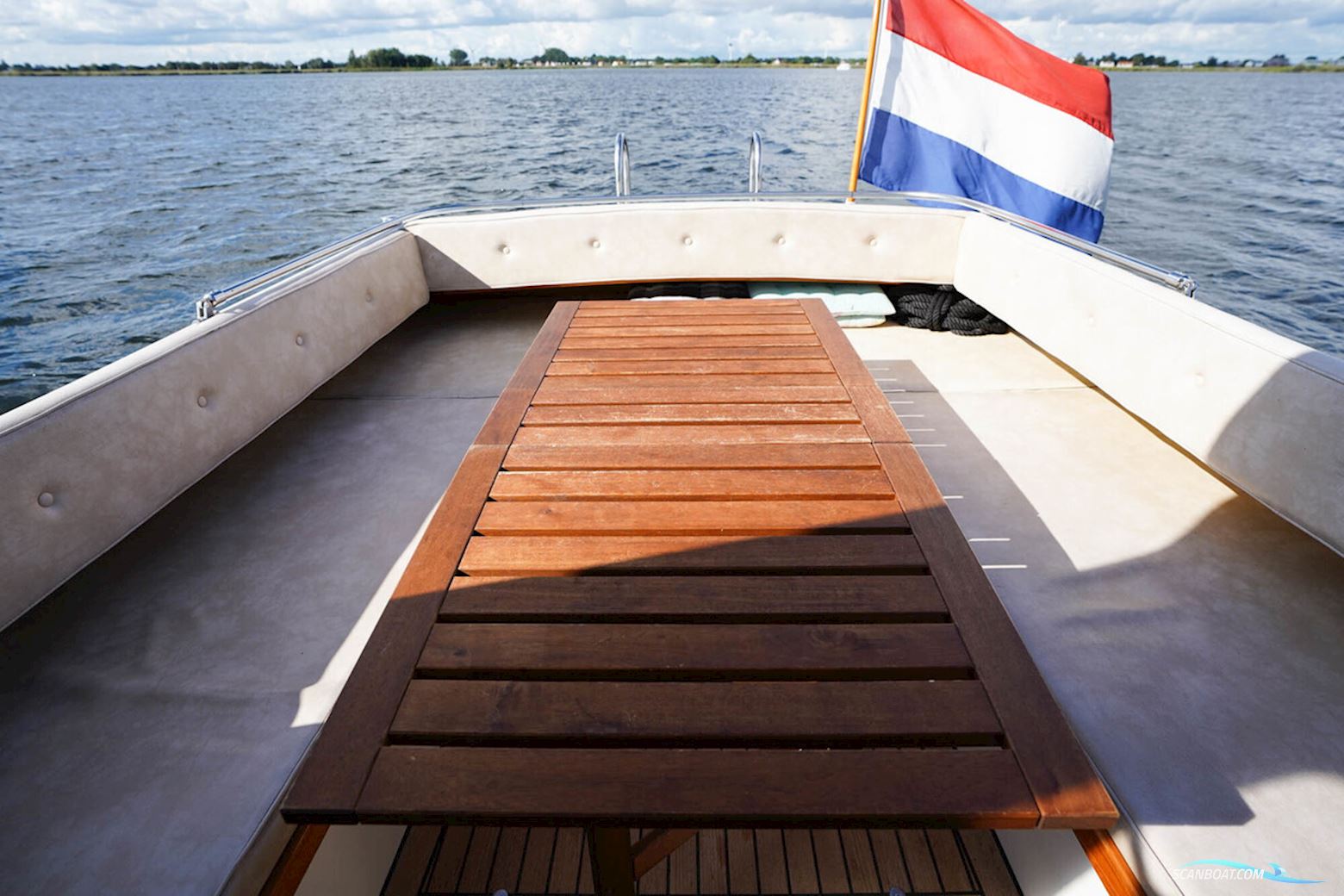 Vedette 8.20 V/OK