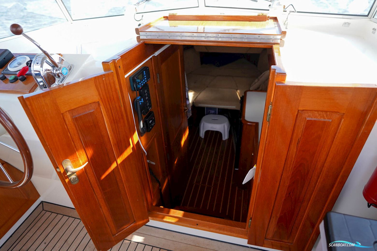 Vedette 8.20 V/OK