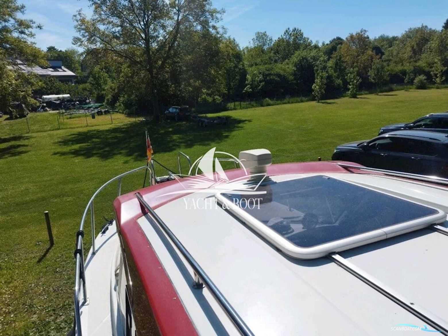 Velvette 23 Active Sedan