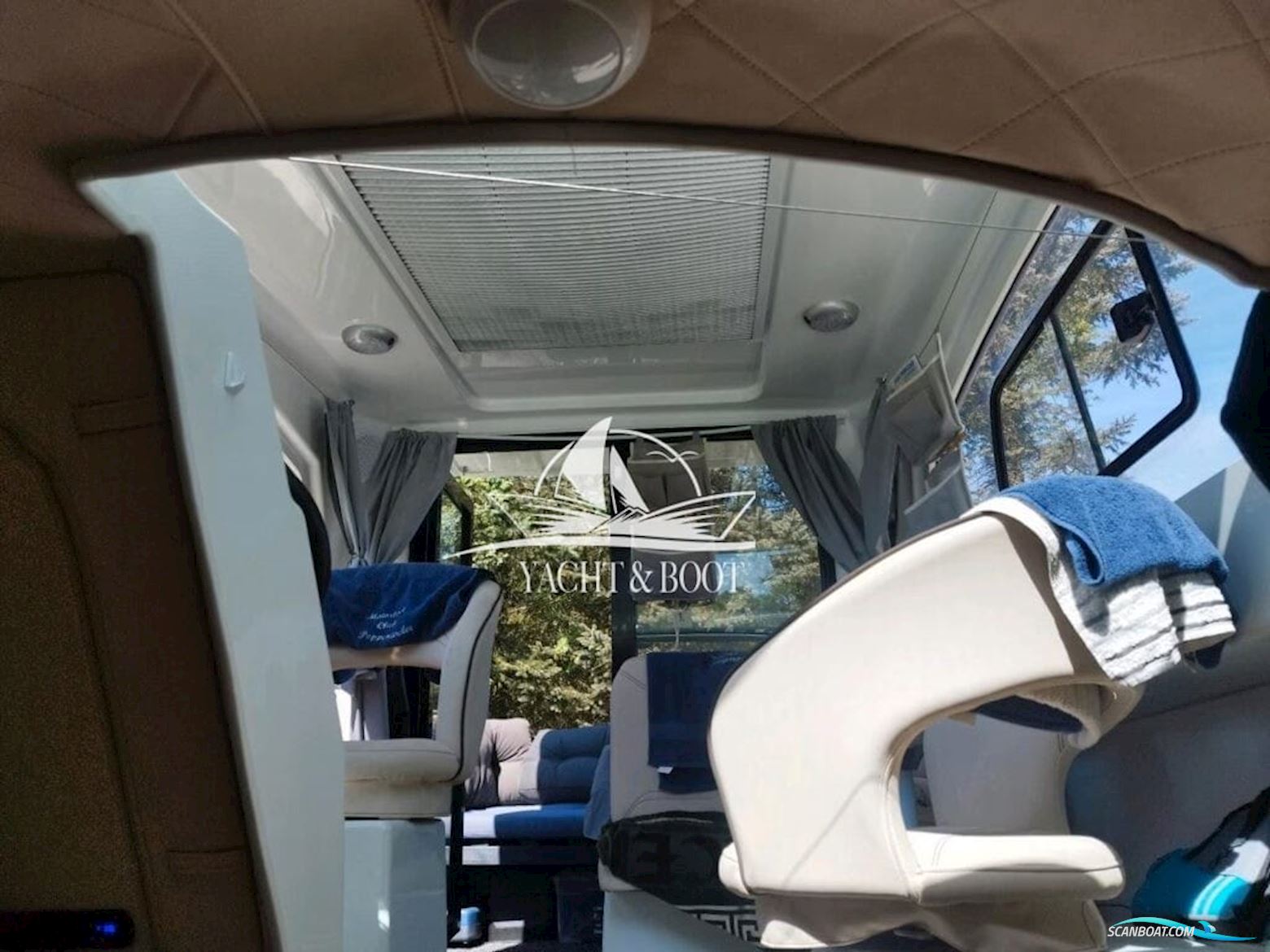 Velvette 23 Active Sedan