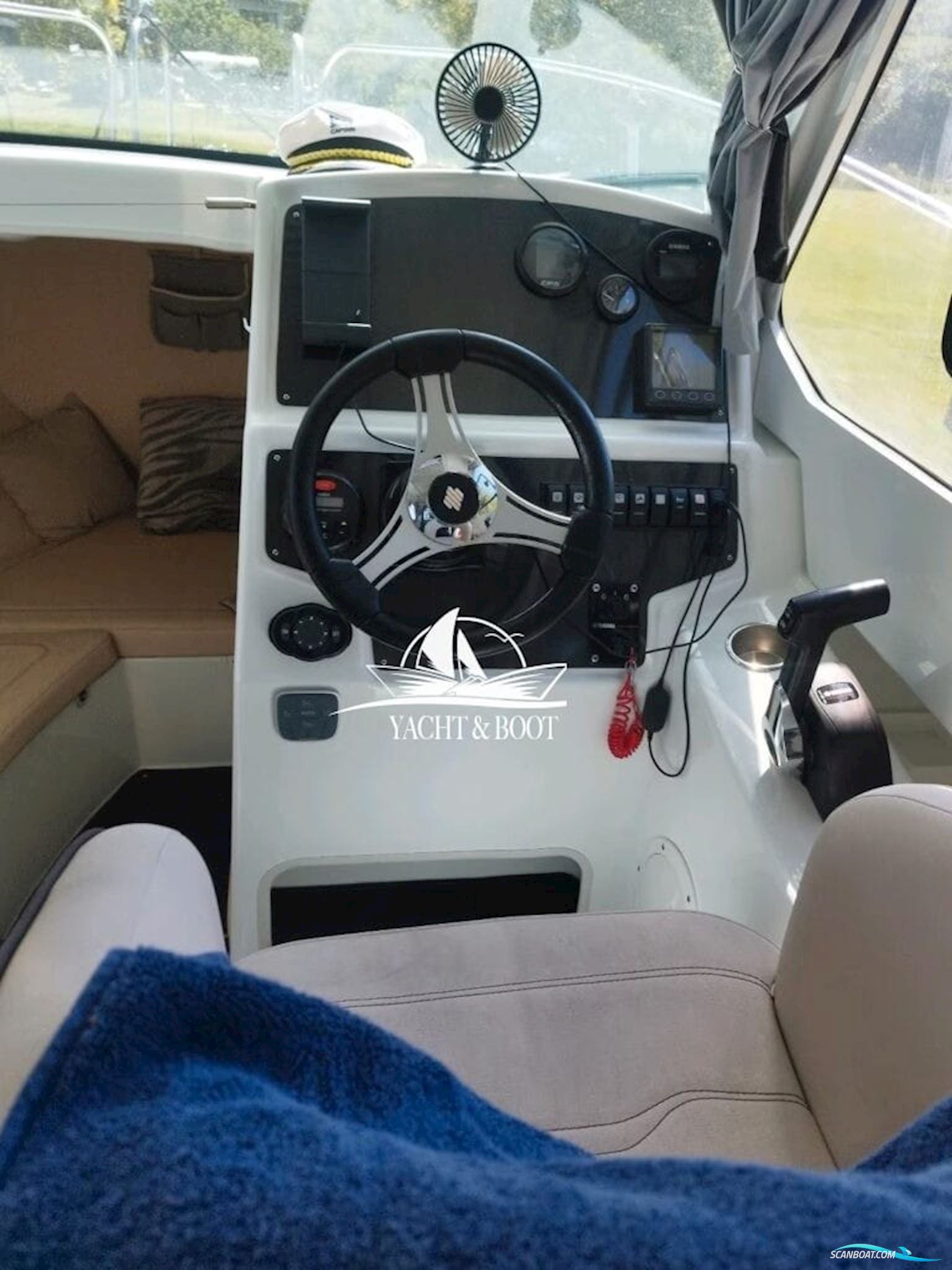 Velvette 23 Active Sedan