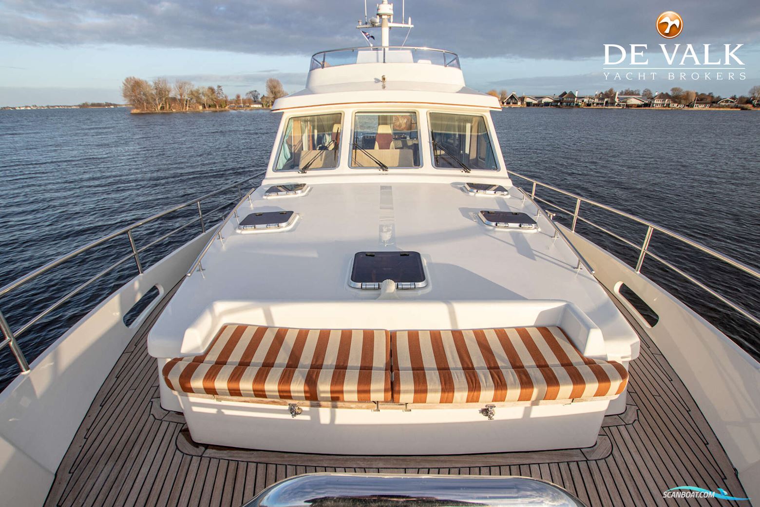 Vennekens Trawler 1800