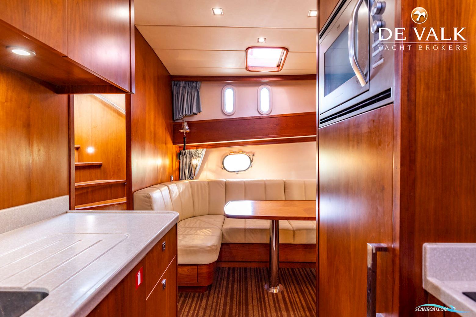 Vennekens Trawler 1800